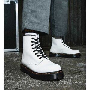 Dr. Martens 11821 Lace Up 8-Eye Combat Boots White Smooth Leather Wms US 5 EU 36